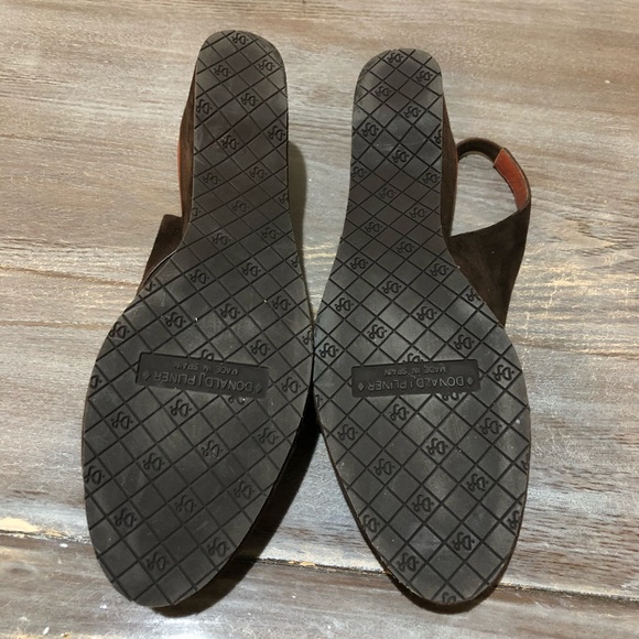 New! Donald Pliner Peep Toe Slingback Wedge Sandal - Picture 8 of 8